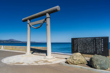 函館　木古内 みそぎ浜の白い鳥居
