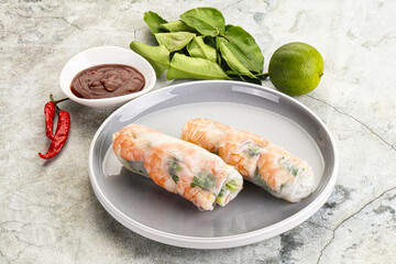 Vietnamese spring roll with prawn