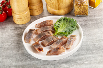 Sliced salted herring fillet snack