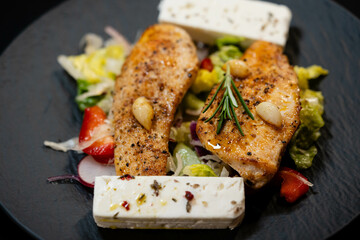 Griechischer Feta Käse mit Kräutern und Gewürzen