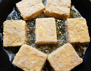 Griechischer Feta Käse mit Kräutern und Gewürzen