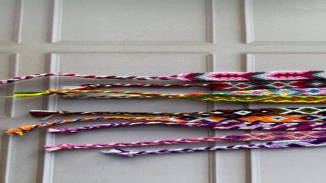 Bracelets br&eacute;siliens color&eacute;s