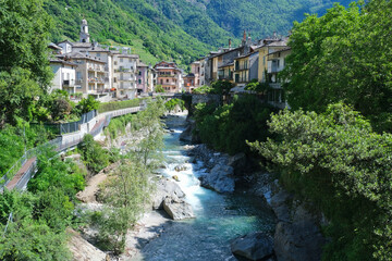 Panorama del centro cittadino di Chiavenna in provincia di Sondrio, dal ponte sul fiume Mera.