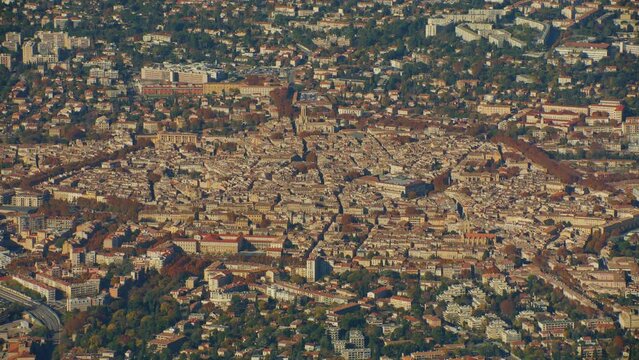 vue aerienne d'Aix en Provence en France