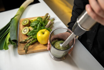 Making nutritious smoothies with immersion blender, Close-up