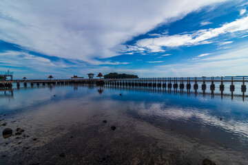 Obraz premium pier on the beach