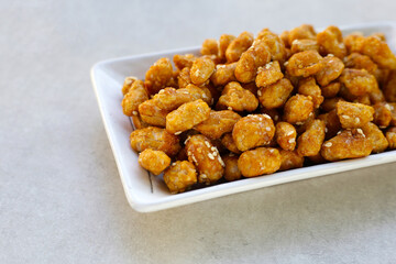 Caramelised peanuts with sesame, Candied peanuts