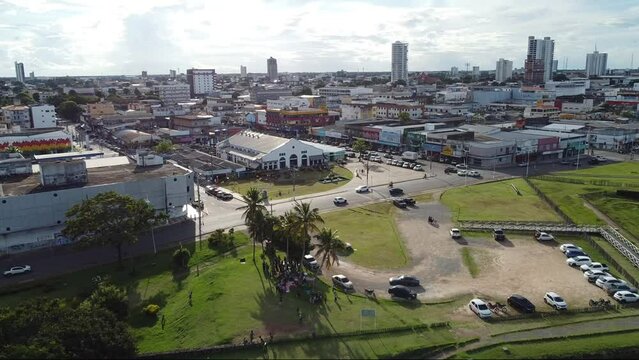 Vista a&eacute;rea do Mercado Central de Macap&aacute; e da Fortaleza de S&atilde;o Jos&eacute; de Macap&aacute;