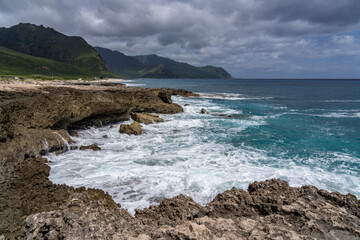 Coral reef and beachrocks，Beachrock is a friable to well-cemented sedimentary rock. Kaena point /...