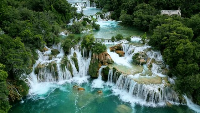 Experience the awe-inspiring Skradinski Buk waterfall through this mesmerizing drone footage from Krka National Park, Croatia.
