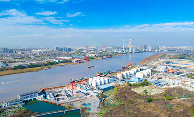 Naklejka premium Yongshi Wangtai Shipbuilding Fuel Industry Zone, Ningbo City, Zhejiang Province, China