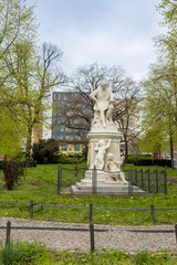 BERLIN - Май 16 2024,  the Alois Senefelder monument at the Senefelder Platz, Berlin-Prenzlauer Berg.