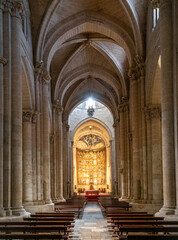 Fototapeta premium view of the central nave of the Old Cathedral of Salamanca