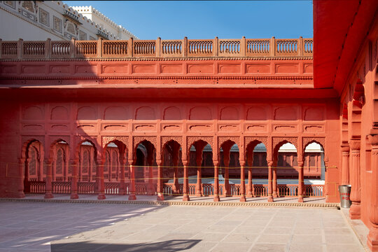 palace, Badal Mahal, at Junagarh Fort in Bikaner, Rajasthan, India - Architectural details of red stone arches and pillars