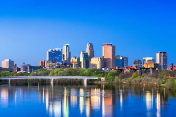 Obraz premium Minneapolis, Minnesota, USA on the Mississippi River
