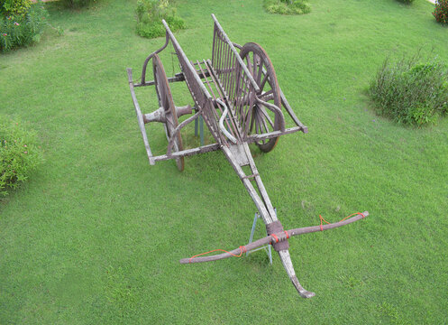 Antique carts used by villagers in the countryside in Thailand He used it to carry things and as a vehicle for traveling in the past.