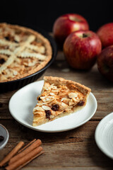 tarte aux pommes et fruits secs fait maison raisins amandes apple dutch pie