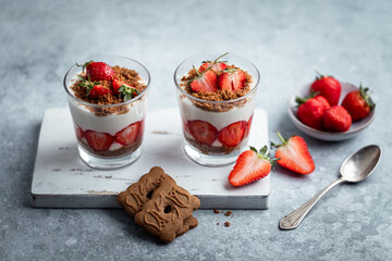 verrine dessert mousse fait maison fraise speculoos tiramisu