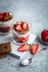 verrine dessert mousse fait maison fraise speculoos tiramisu