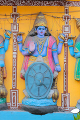 Obraz premium Kurma avatar - an incarnation of the god Vishnu on the wall of a Hindu temple in India.