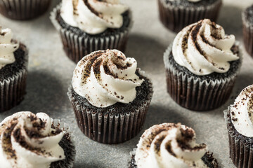 Baked Cookies and Cream Cupcakes