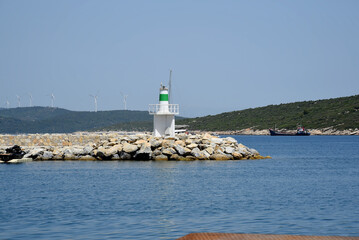 Fischerboote an der Küste von Izmir, Türkei