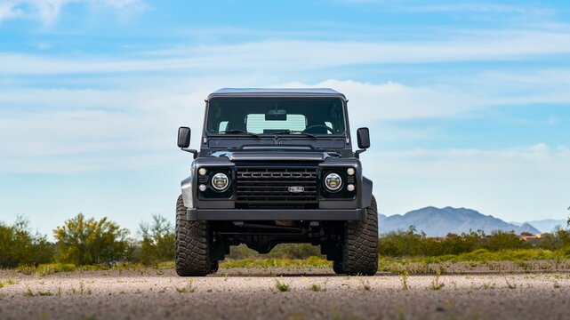 Phoenix, AZ, USA
June 8, 2024
Land Rover Defender 110 TD5 