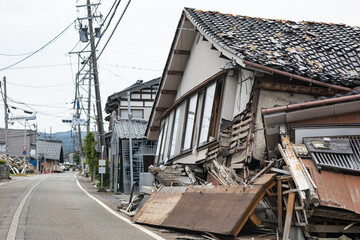 能登半島地震、住居も点を仰ぐ