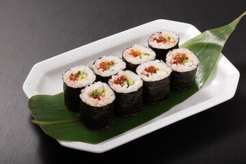 ［宮城県］マンボ巻（筋子とキュウリの巻寿司）