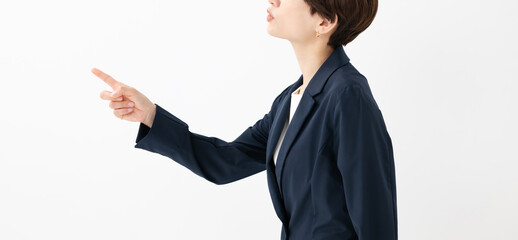 不満を訴える女性