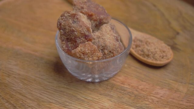 Jaggery with Jaggery Powder