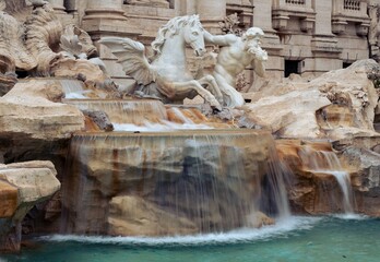 trevi fountain city