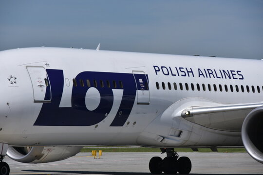 Samolot Boeing 787-8 Dreamliner SP-LRA, PLL, LOT, Polskie Linie Lotnicze, lotnisko Krak&oacute;w Balice, Polska, Europa,
