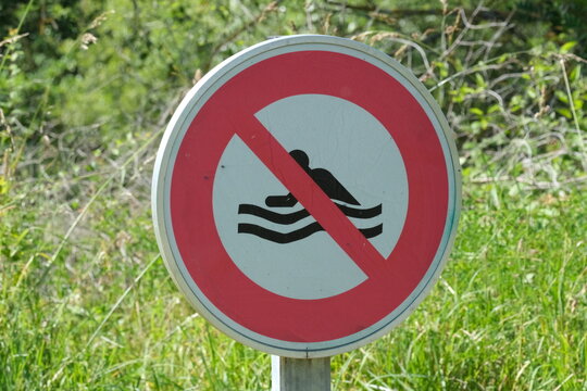 Panneau interdiction baignade
