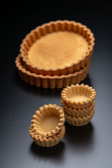 黒背景にタルト台