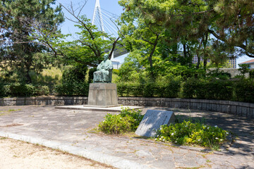 大阪／天保山公園の西村捨三翁像と顕彰碑（2024年6月14日撮影）