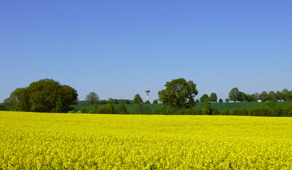 Funkturm am Horizont