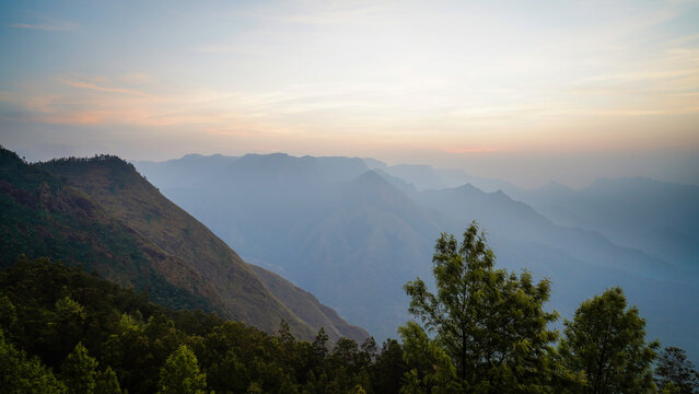 The Kolukkumalai Sunrise Trek leads you through the Kottagudi Tea Plantations located in Tamil Nadu&rsquo;s Theni district.
