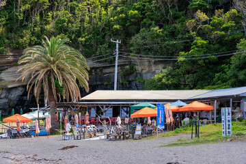 美術館、ライブハウスを兼業している素敵な海の家。

日本国神奈川県三浦市荒井浜。
2024年6月撮影。
