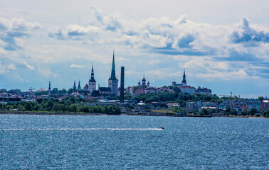 Obraz premium Helsinki Cloudy View from Suomenlinna Island 