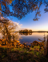 Obraz premium sunset over lake