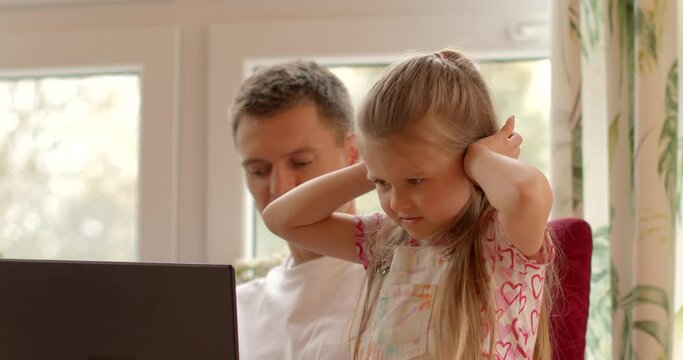 My daughter covered her ears with her hands, there was auditory discomfort. Protecting the child psyche from irritation. Dad assistance mental safety.