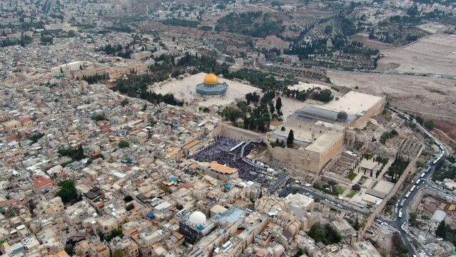 Thousands of worshippers at priestly blessing, Jerusalem, drone view
Jewish worshippers gather for the Birkat Kohanim (priestly blessing) at the Western Wall in Jerusalem, aerial view,2024
