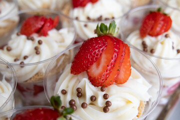 magnolia dessert, dessert, strawberry, delicious, cake, food