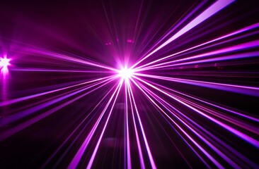 Obraz premium A purple laser beam shines in the dark, with rays of light spreading out on both sides