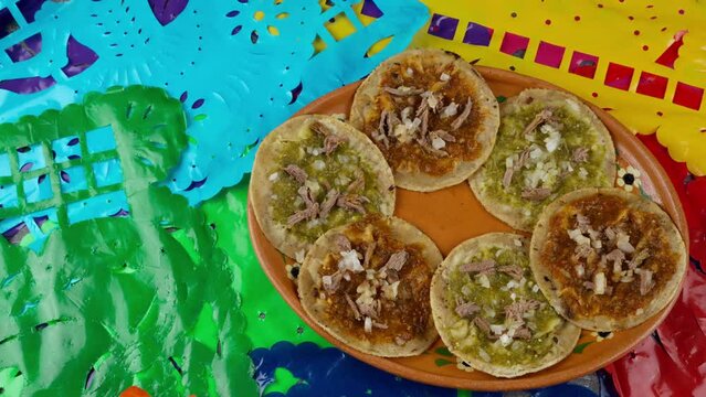 Six Chalupas on a clay plate, Travel shot left