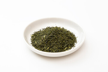 白背景に緑茶の葉