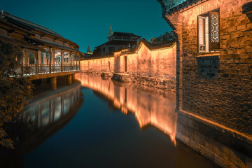 Obraz premium A Beautiful Historical Chinese water town at night