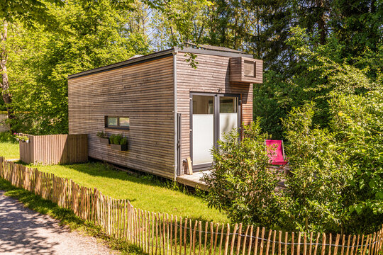 Germany, Baden-Wurttemberg, Schorndorf, Exterior of tiny wooden house in summer