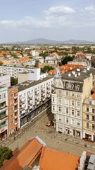 Świdnica, widok na rynek i na miasto z Wieży Ratuszowej, kolorowe zabytkowe kamienice wokół...